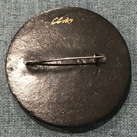 Vintage Style Hand-painted and Glazed Wooden Pin. - Picture 2 of 2